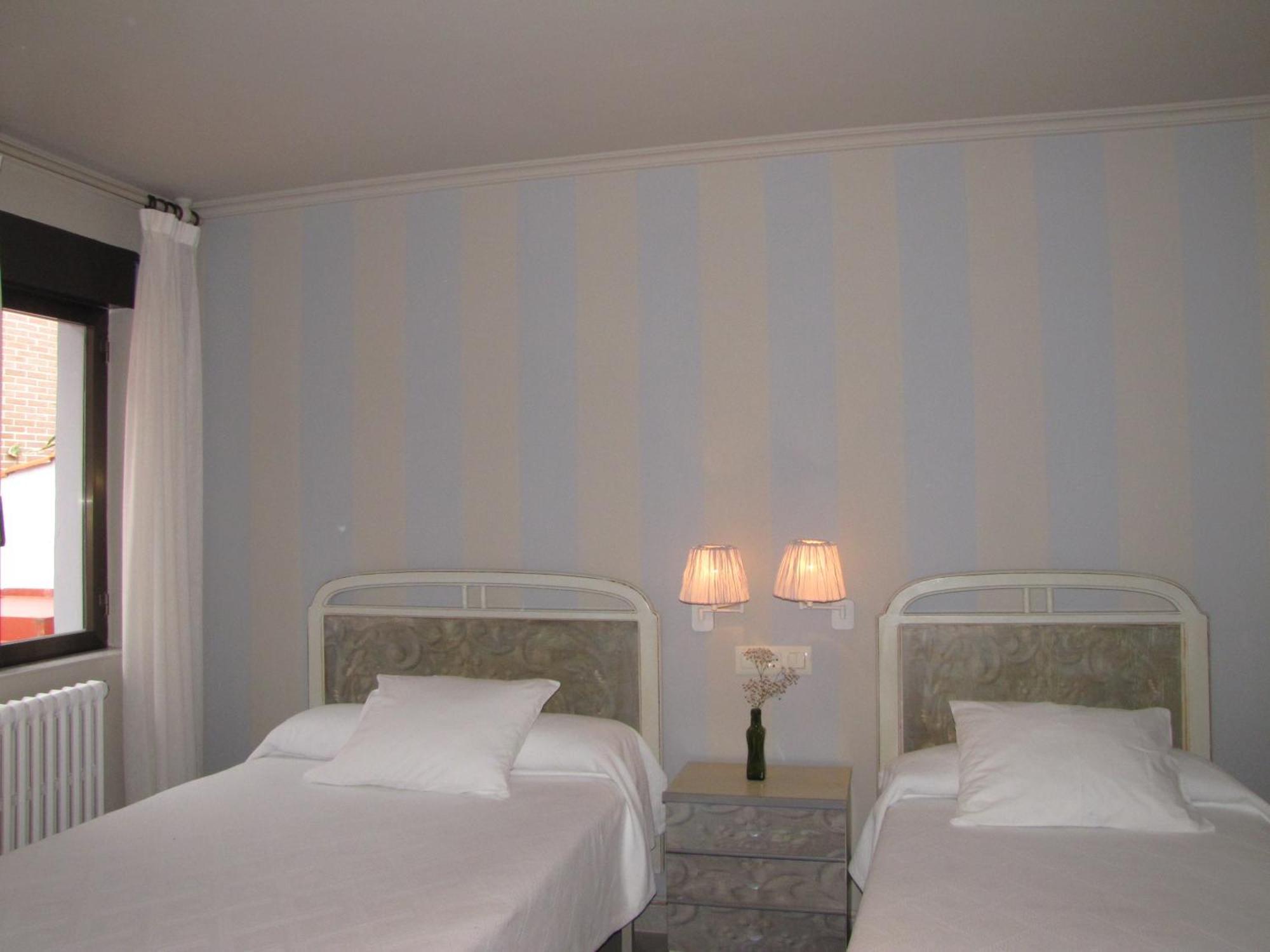 Hotel Migal Кю Екстериор снимка