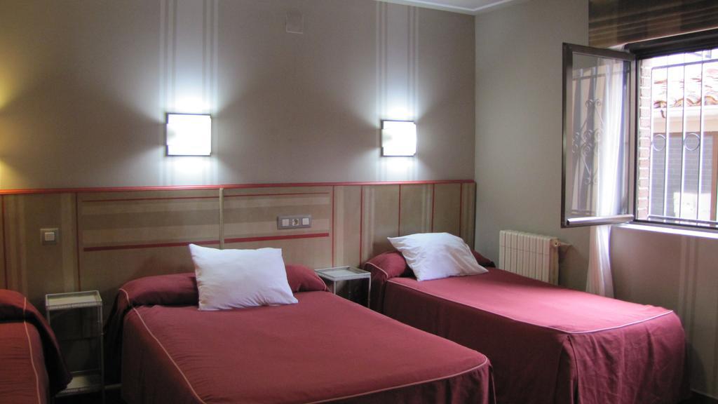 Hotel Migal Кю Екстериор снимка